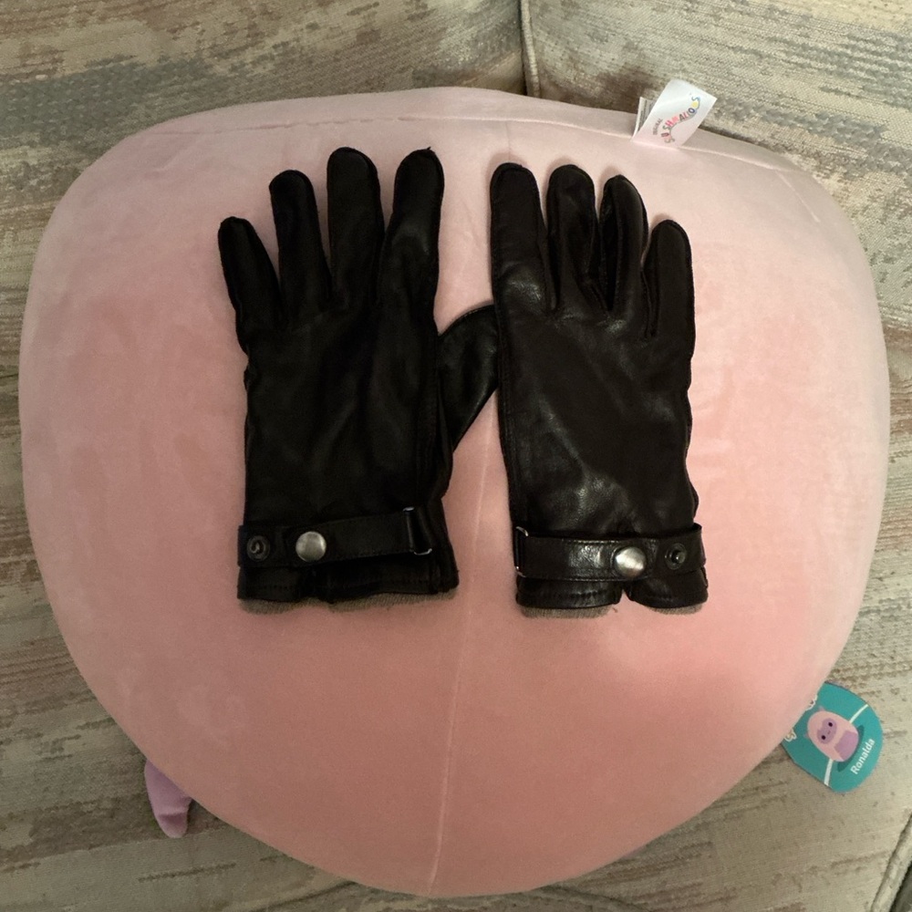 Men’s Orvis  Leather / Cashmere Gloves with Snap Details